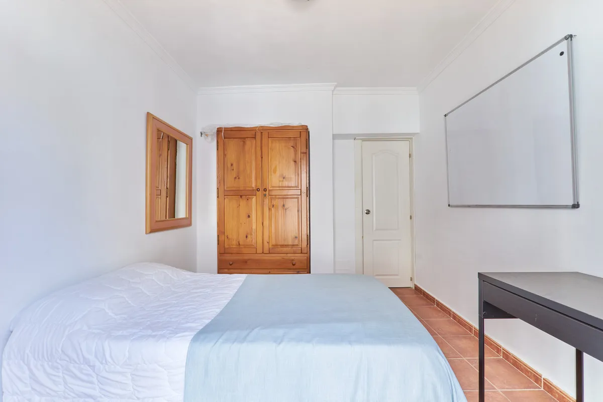 0ed74b3c-9ef0-4d1f-9d20-1df65f9bc89f