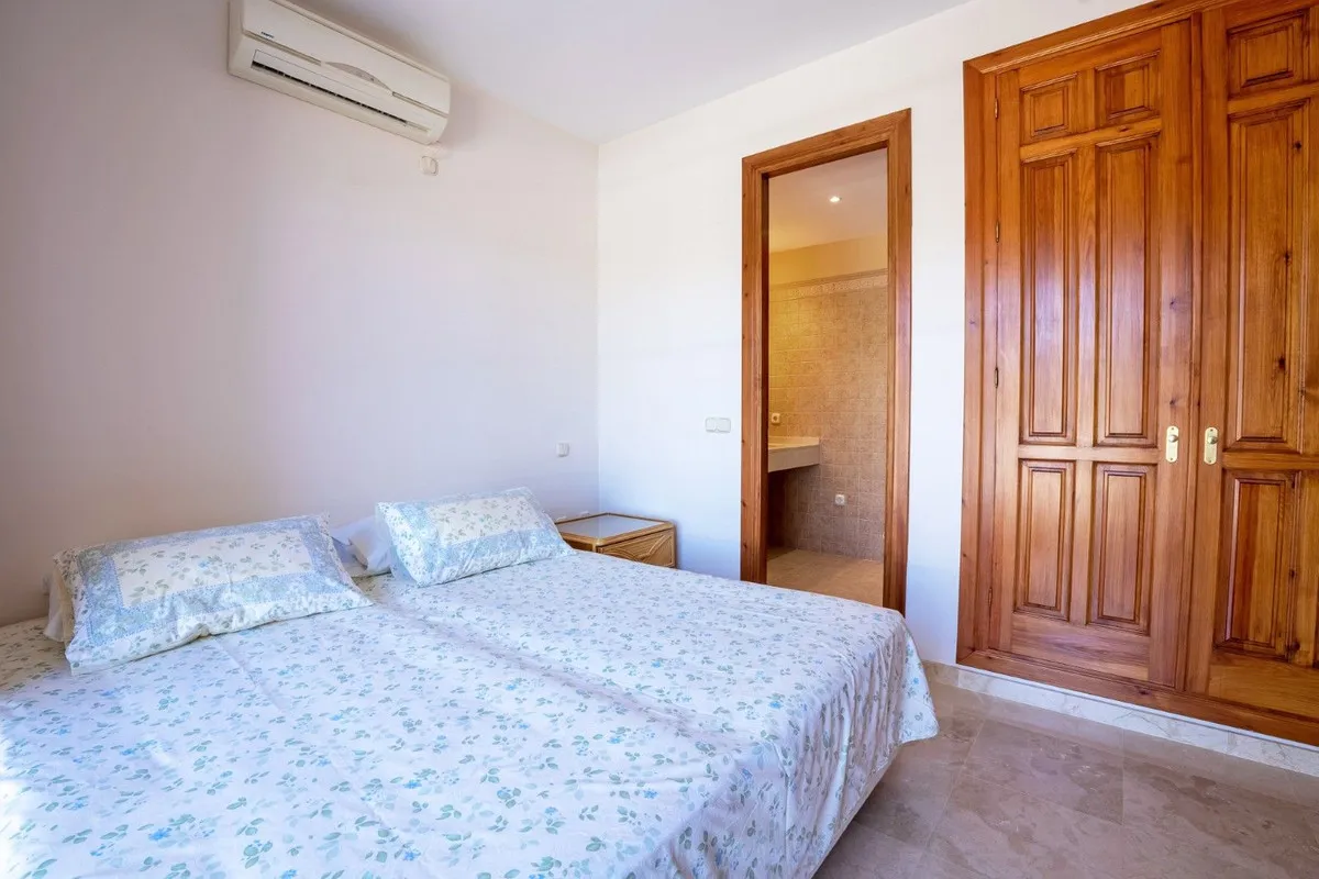 26fb3c88-4f0d-4c2e-beae-a223de034e7d