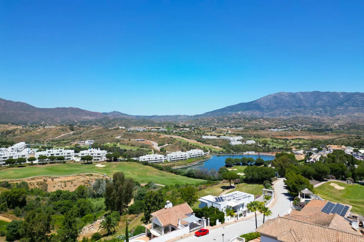 f7e40213-e65a-4d38-9e64-e0372e0dd609