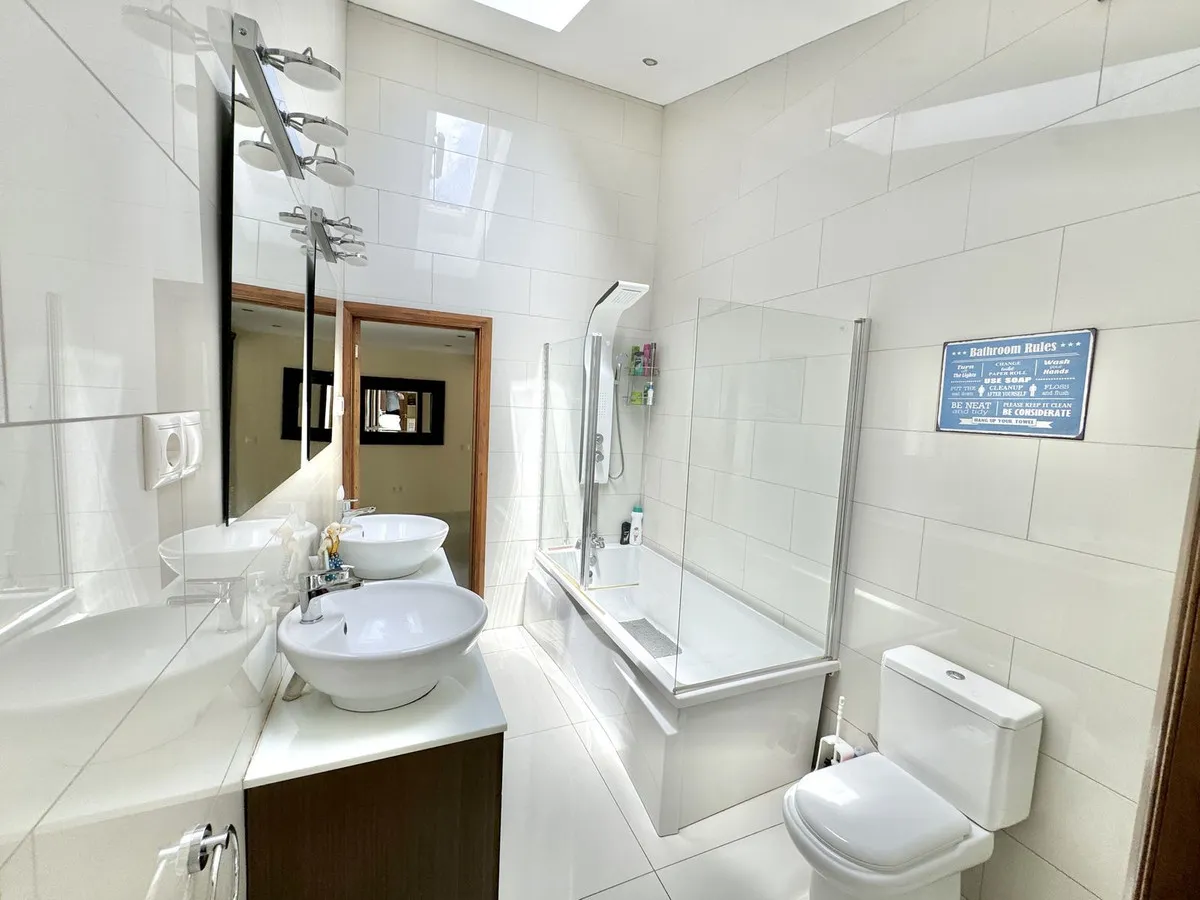 1d9c14d4-4ac8-43b6-bb57-530efcc56927