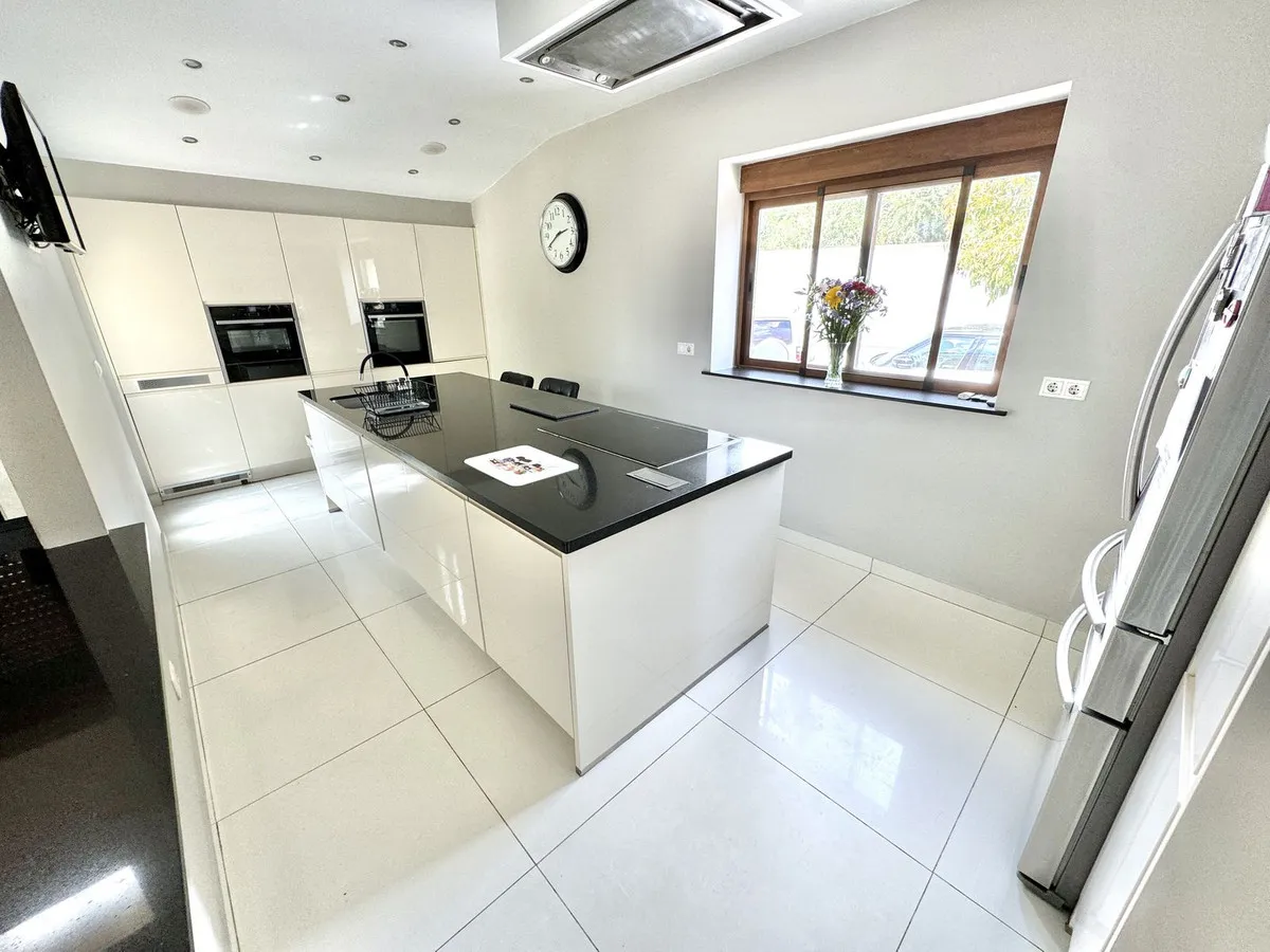 80566084-d2b2-4c1e-9c01-7c5d29d2af6d