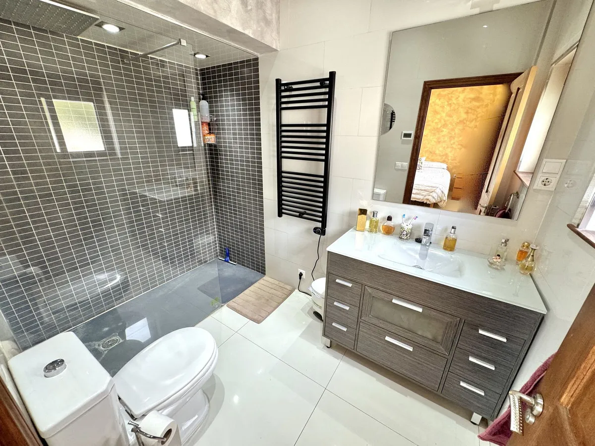 8df5cd9c-fe9a-42da-b79d-9eb313c0c9b5