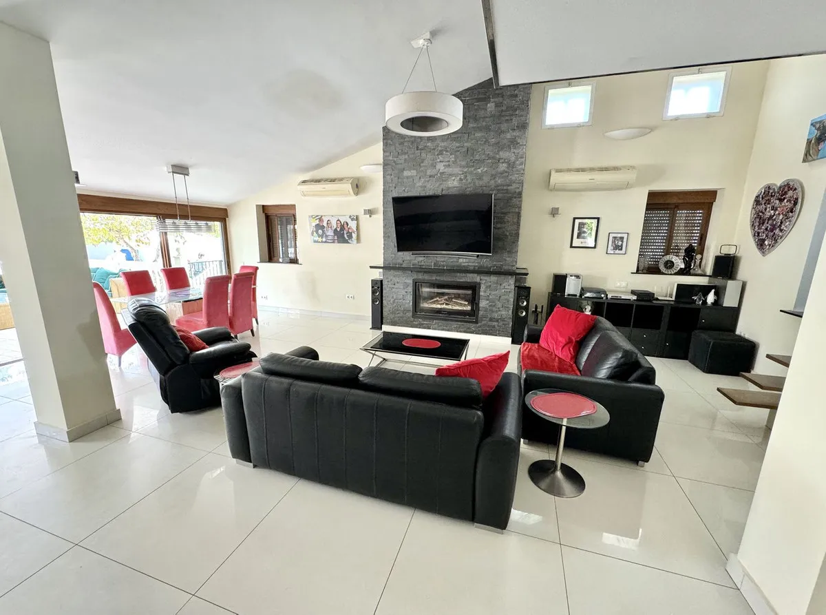 f176c45f-735c-4f9f-b0b4-80ac140b352c