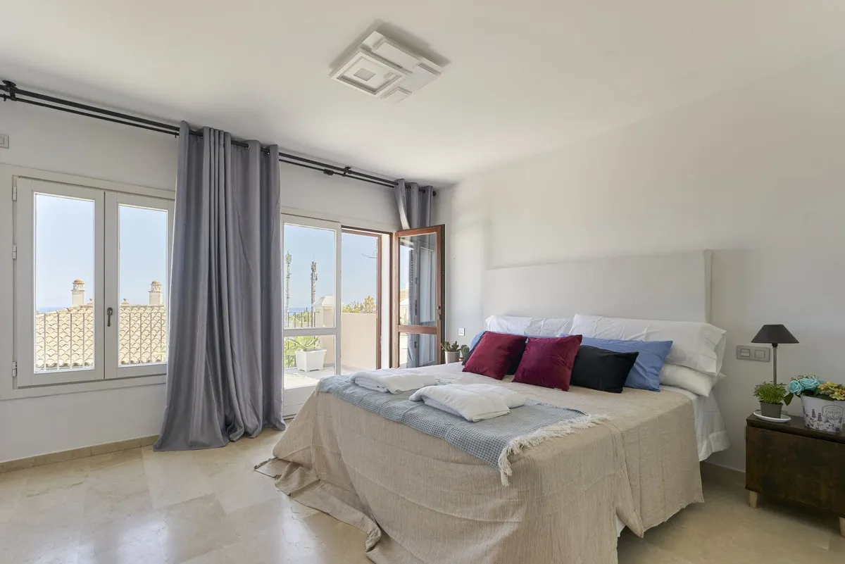 909bc346-0921-483c-a3bb-3d97d245ec6f