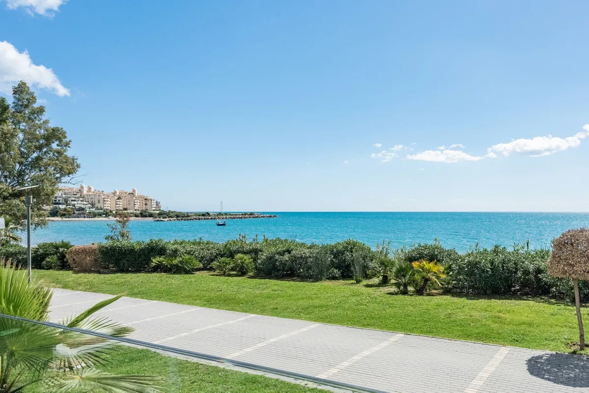 37ca9e19-ffb1-47fb-9931-0c00a9a005cb