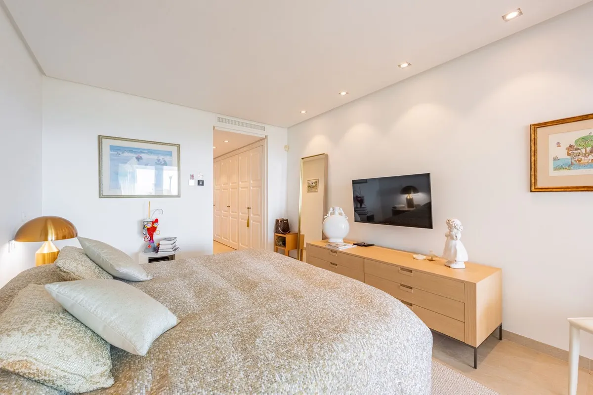 880c4775-0d39-4fda-b4c6-12dda1b5cc7f