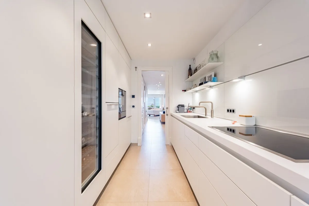 a2775896-42be-46cb-b785-e1fbe246c455