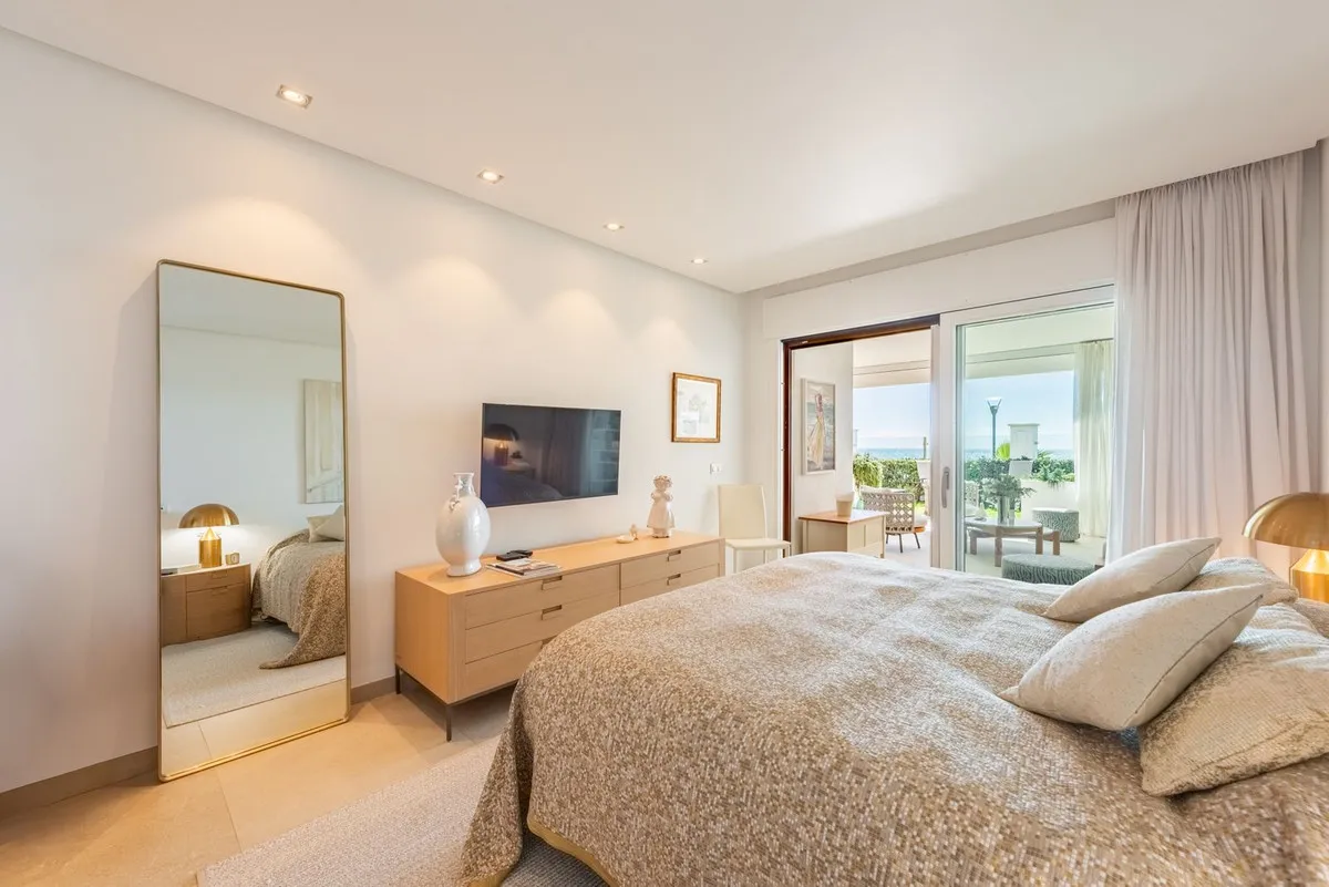 eeb7c496-270a-42c3-8c2b-8a6458dd42a1