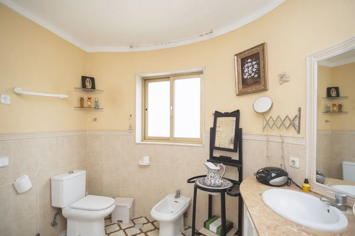 b8c06a7a-455b-4235-a507-ca7affad1b7e