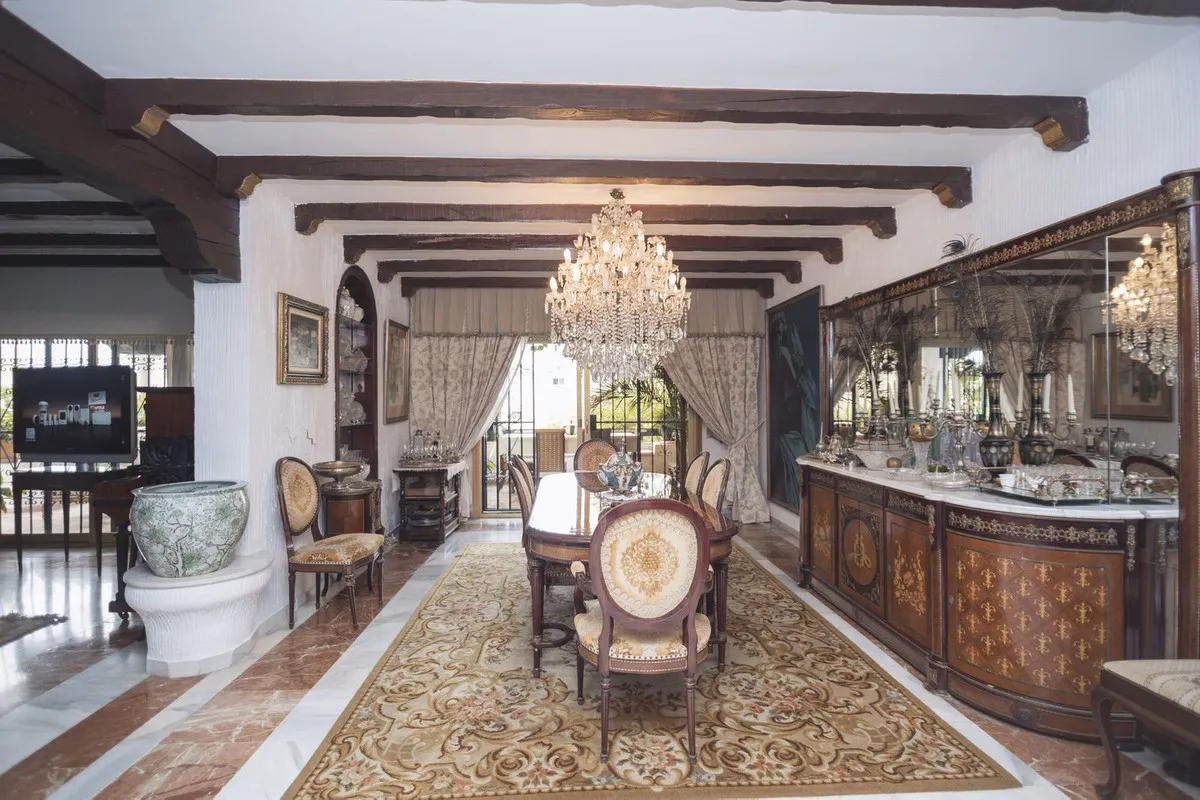 c4c71242-daa6-4237-b8ae-1a6d5a9db180