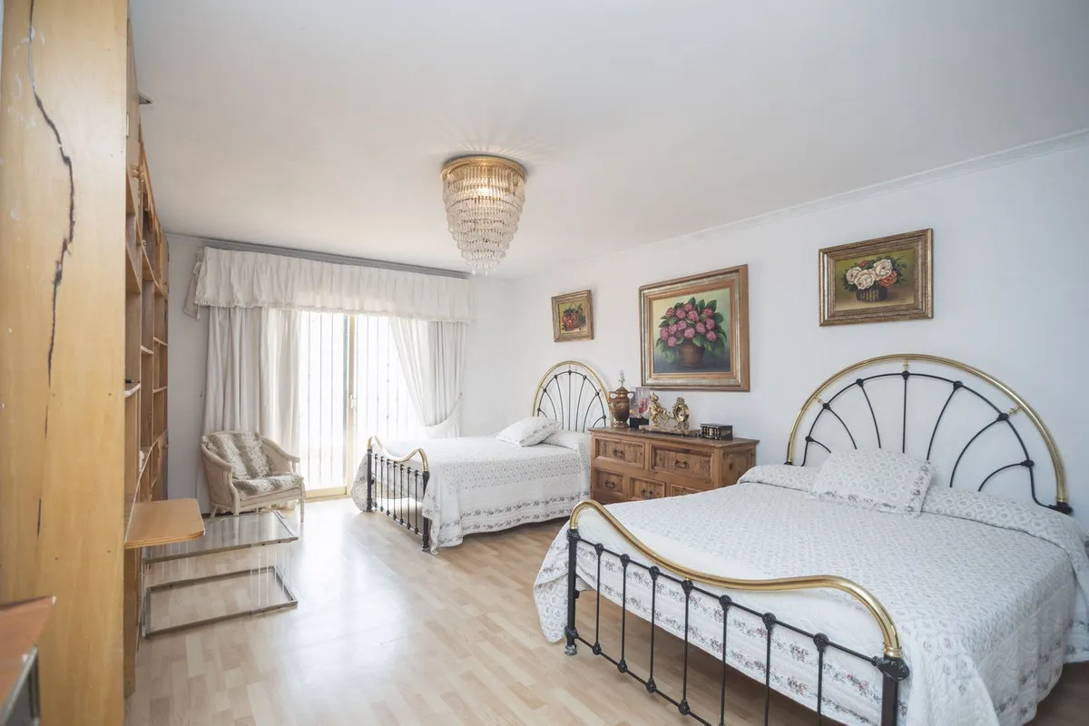 caee9dbe-c94a-435f-ad47-56ba0c527cab