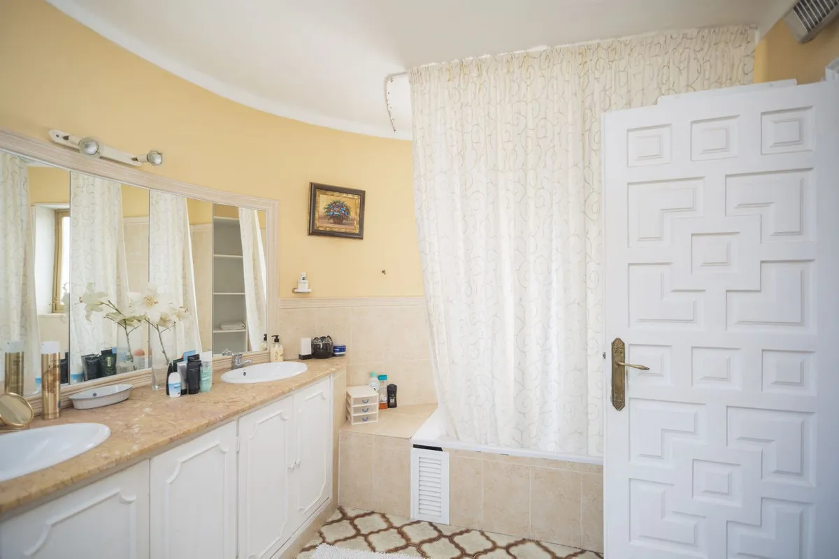 d2b46adb-72da-4e2d-9909-2ad4764c0f1b