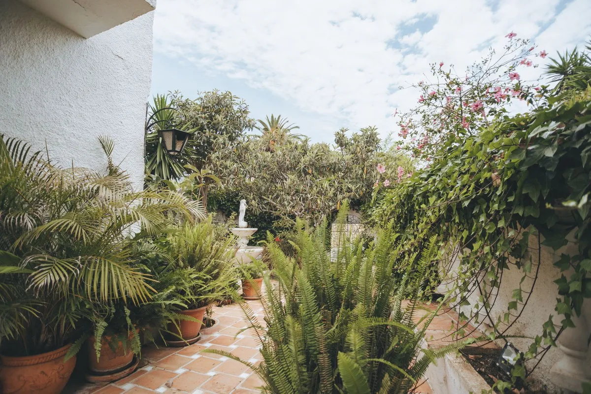 dd2af893-c508-4889-a6a1-9b257274bbe0