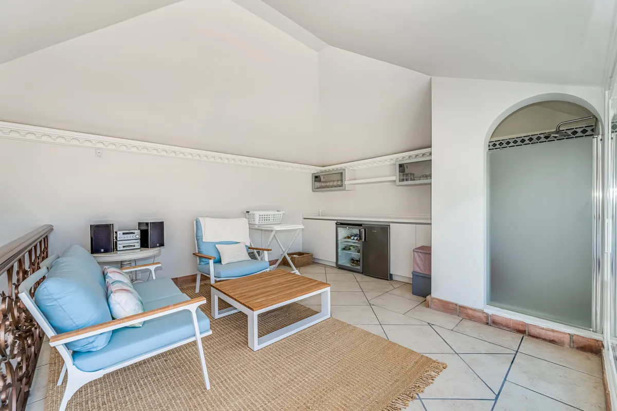 0d2c25be-52f5-4c6f-8427-081f3e082d3d