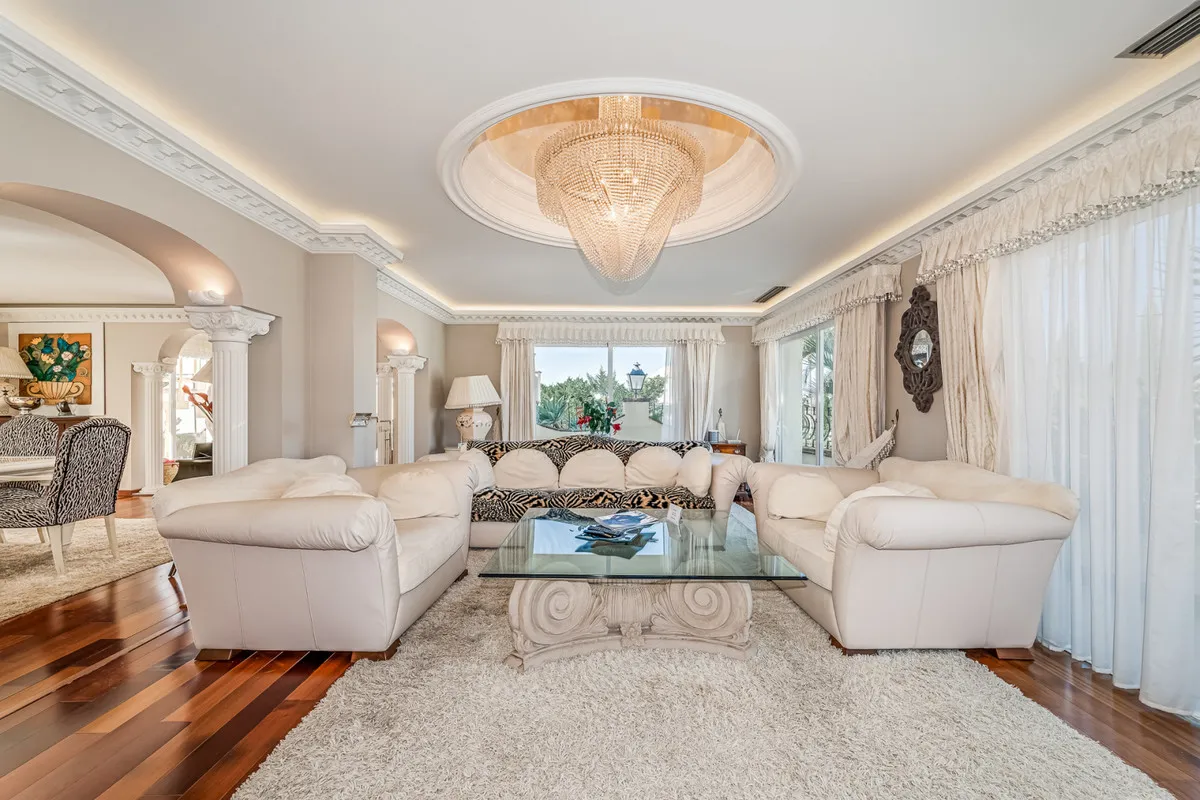 10b8465b-51e5-4c4e-bd4f-b2102af14042