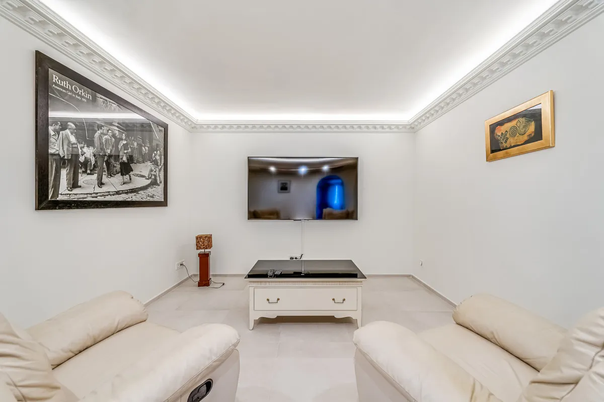 1b0f47d6-ba23-4b31-8654-6d07a0708ddc