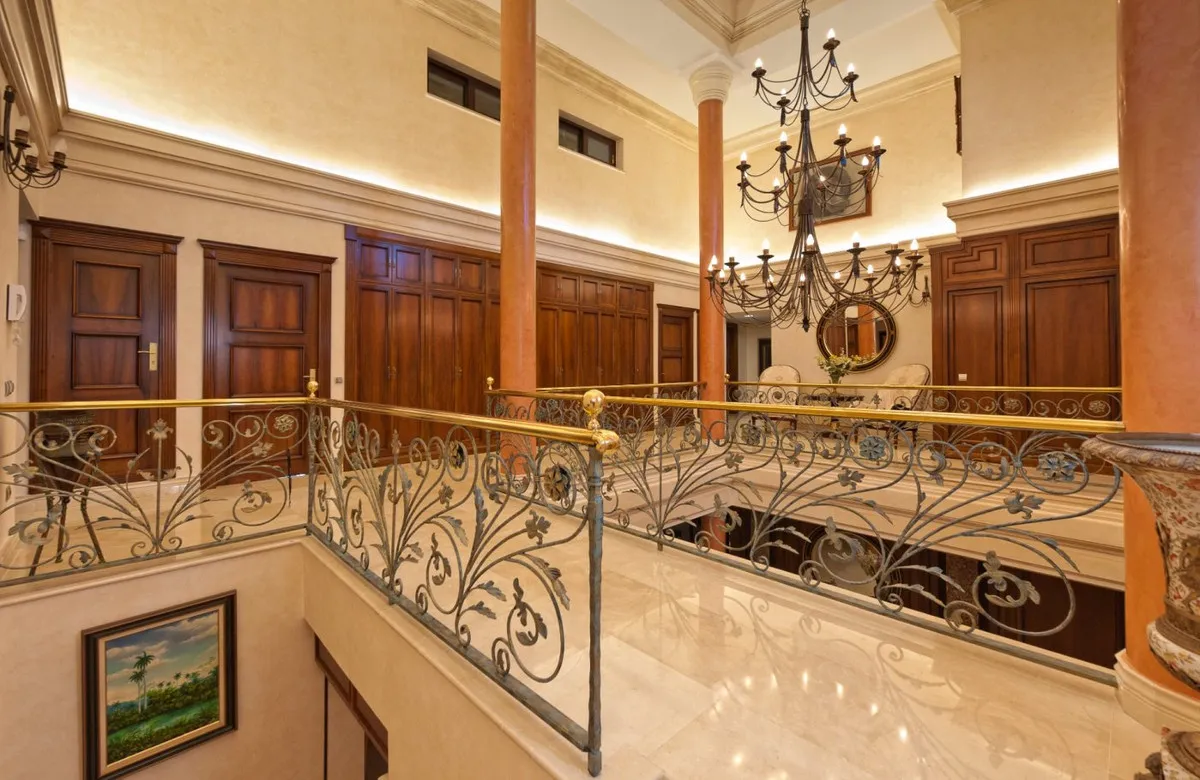 25ff812c-d5f4-43ab-86f8-61e7918f529d