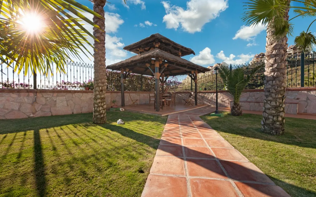 9d9c9586-ba76-41e4-a8d5-5e1c3c02c3d2