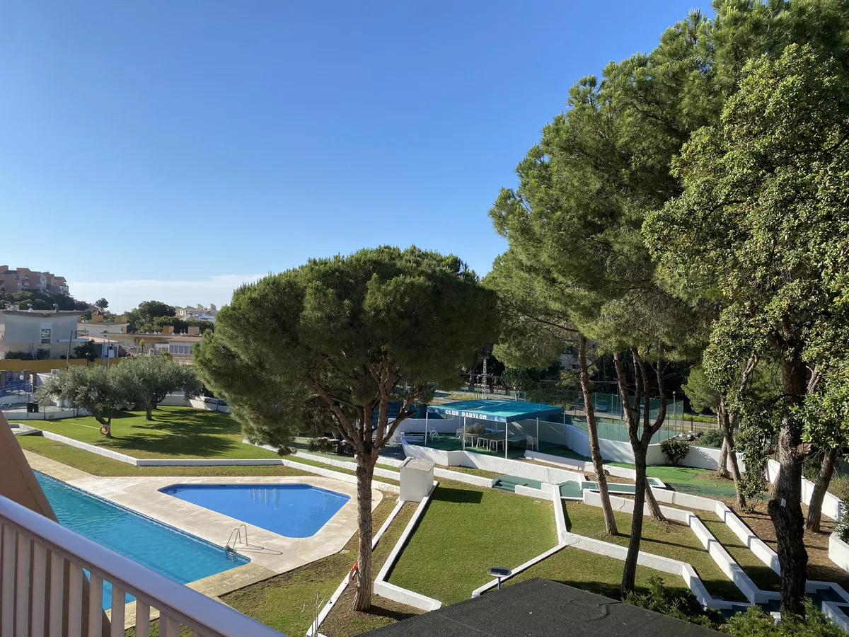 4efe3ad3-97fa-4b01-a31b-a19ce107f94a