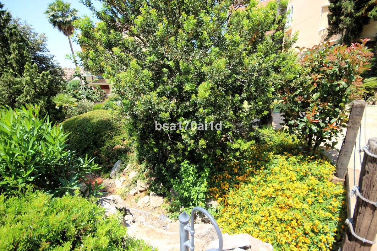 e1ad5a6b-e766-4bca-813a-d83a1a83e9c9