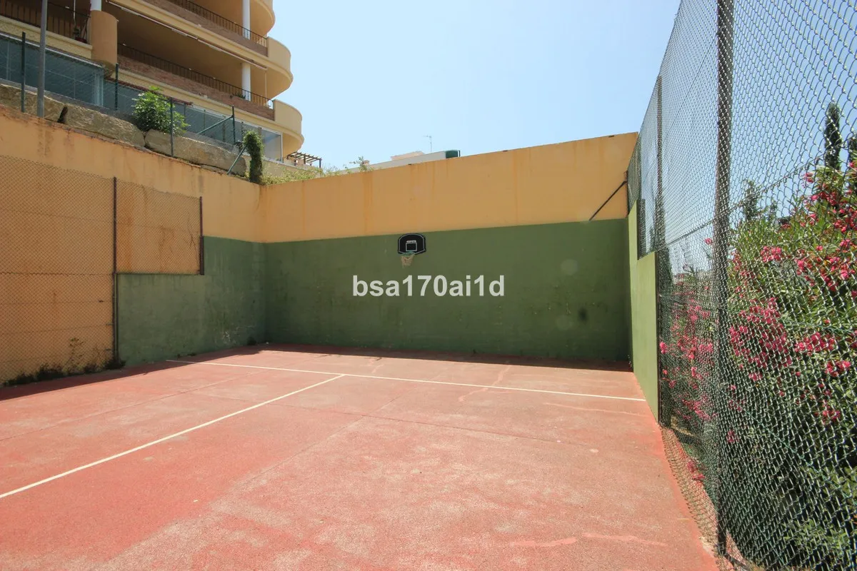 e529b250-1955-46d3-b4d1-d437fc5d5901