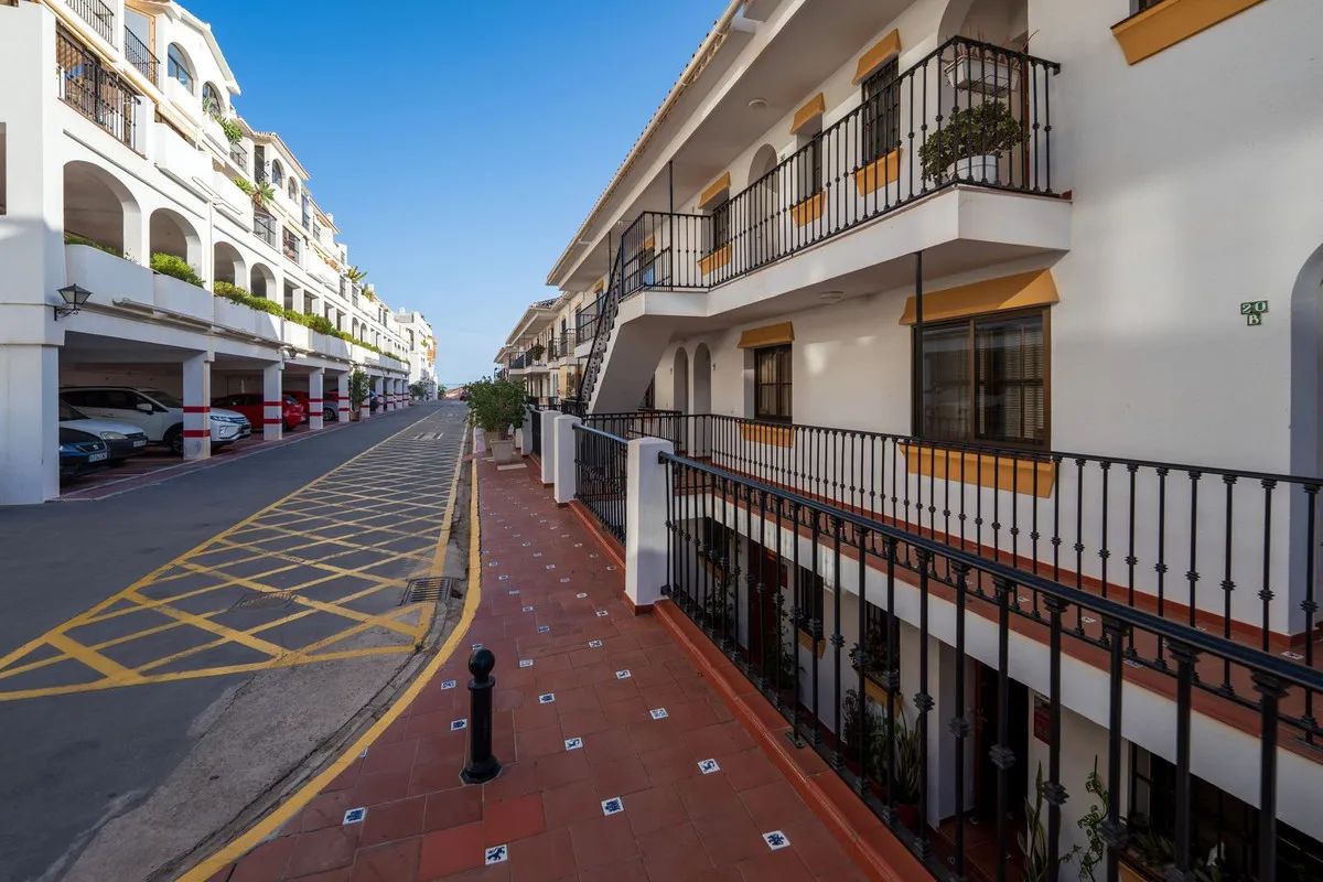 31e8c564-3758-4e33-bbc0-1192b4e9de19