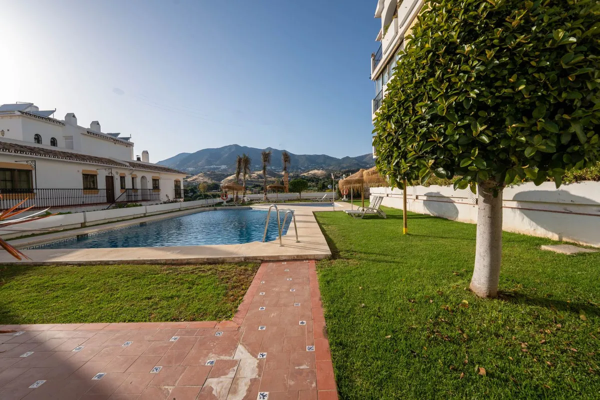 ff5915ac-cd40-4cb6-a5ad-344bedcf9b17