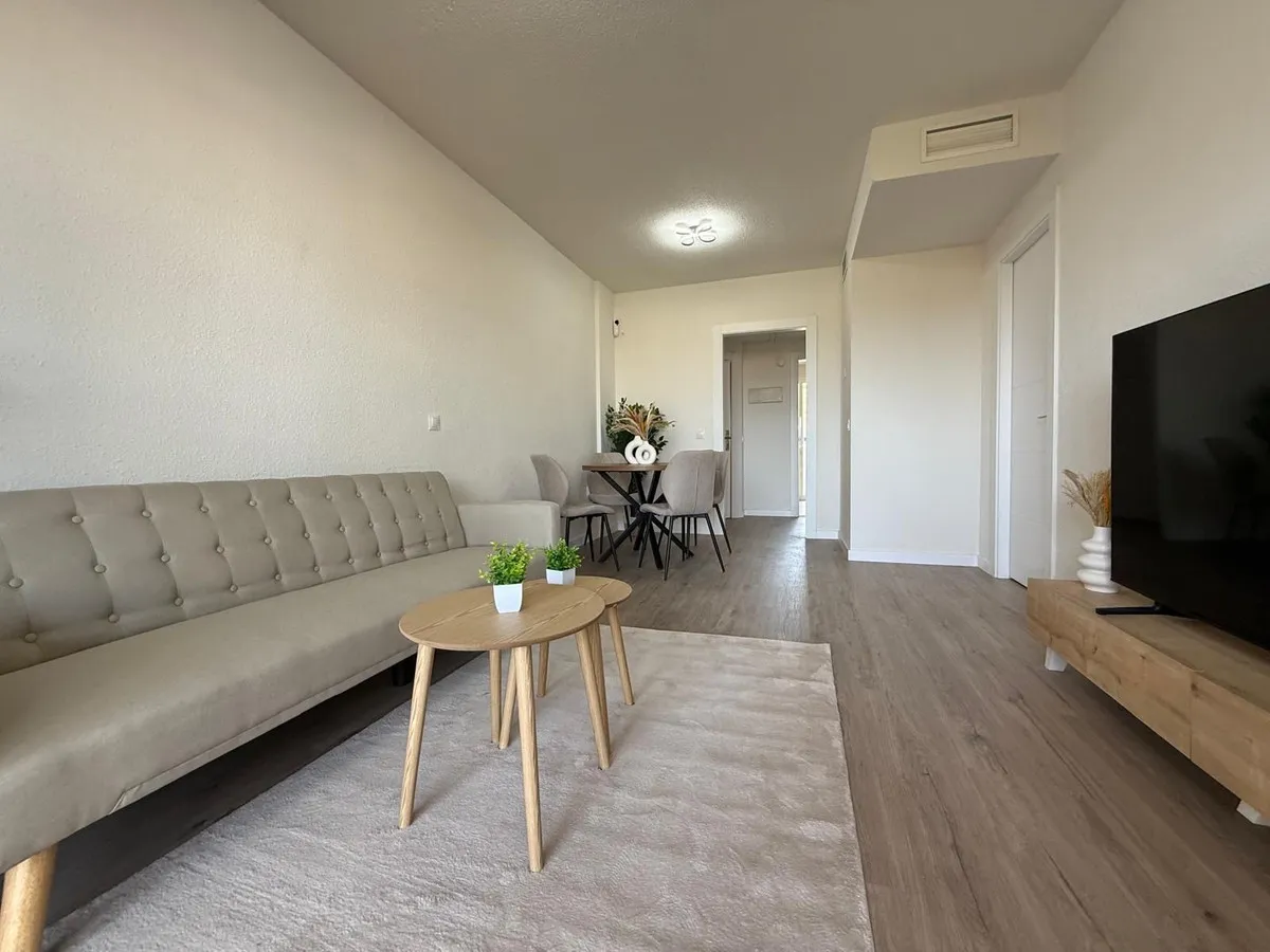 33941982-fd27-4ac3-983e-6e6580cf9d15