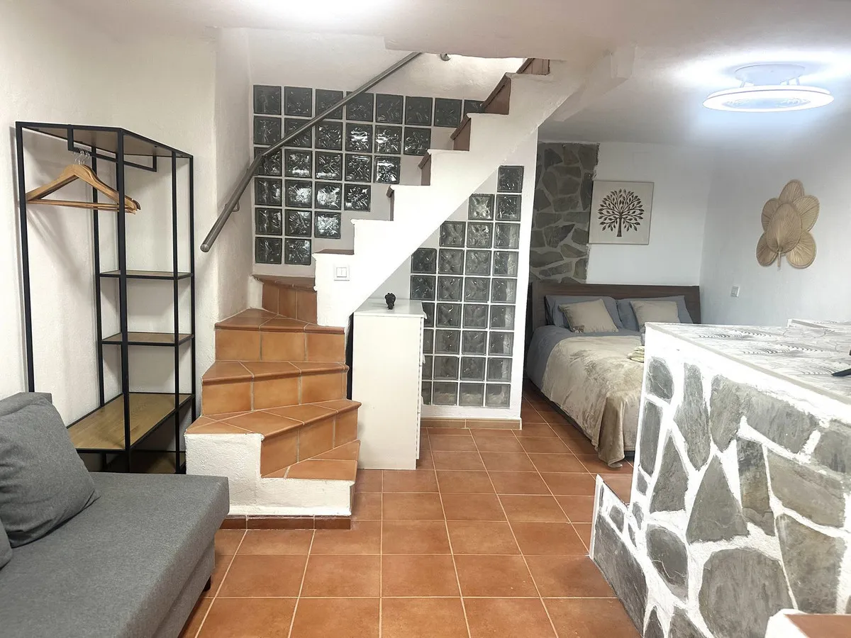 6000129b-46d5-4e6c-80b4-5788b51c1a81