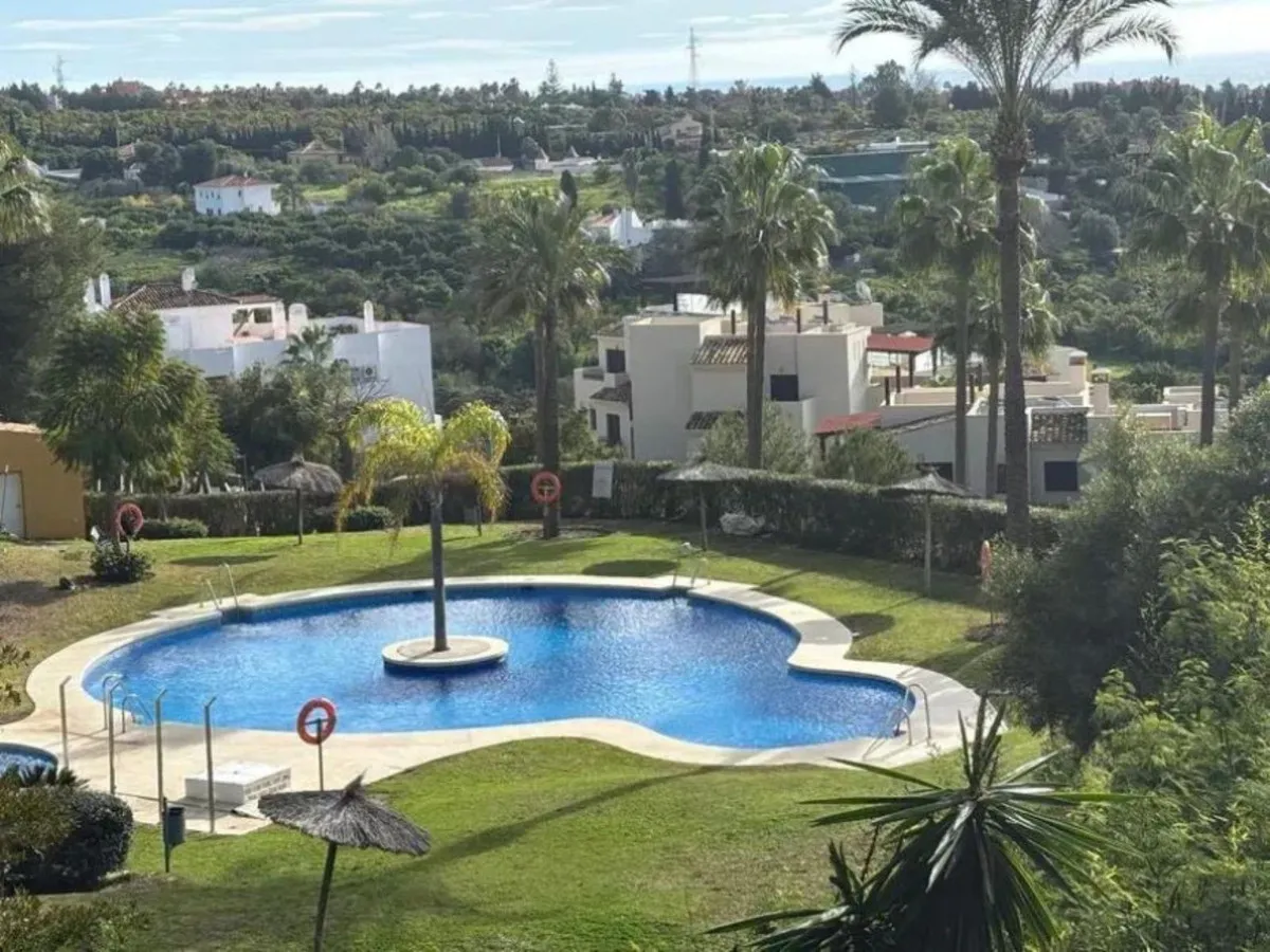 f4a84dc3-f267-4b37-b4bd-1824721e643b