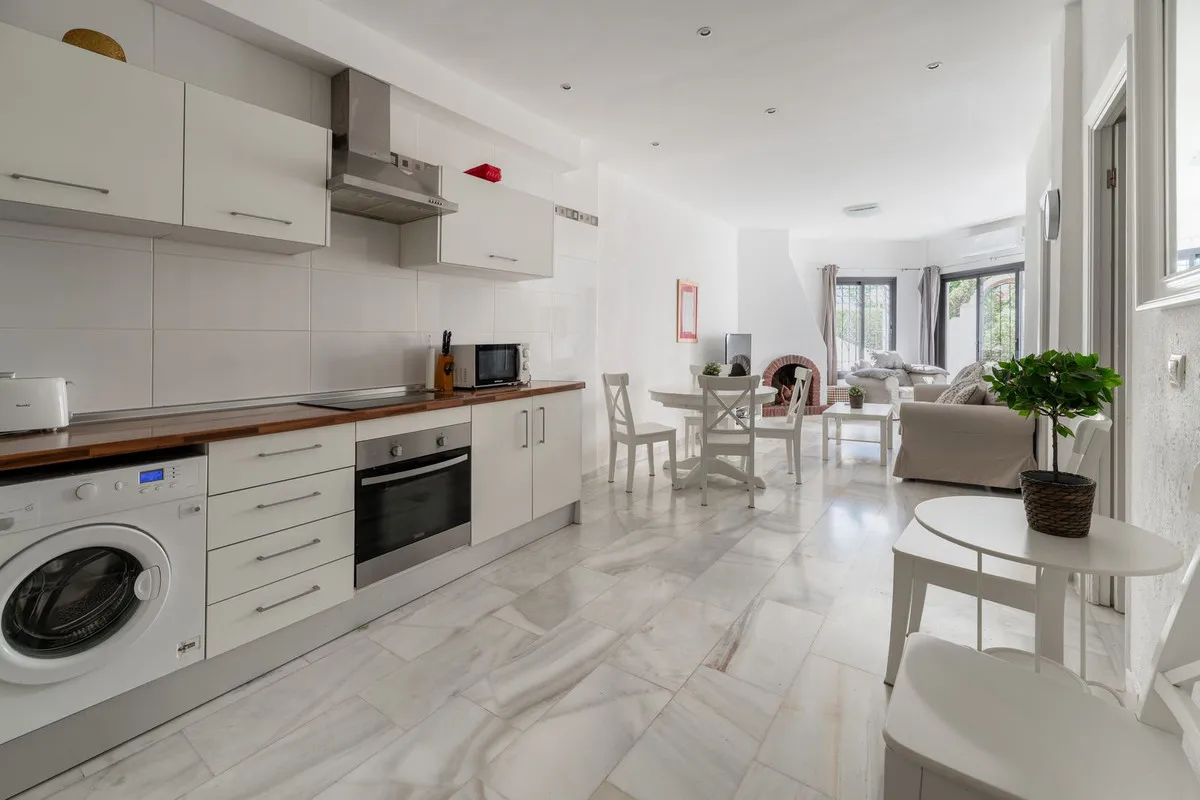 3893b7de-ef50-42d4-8388-6edadc2b46e6