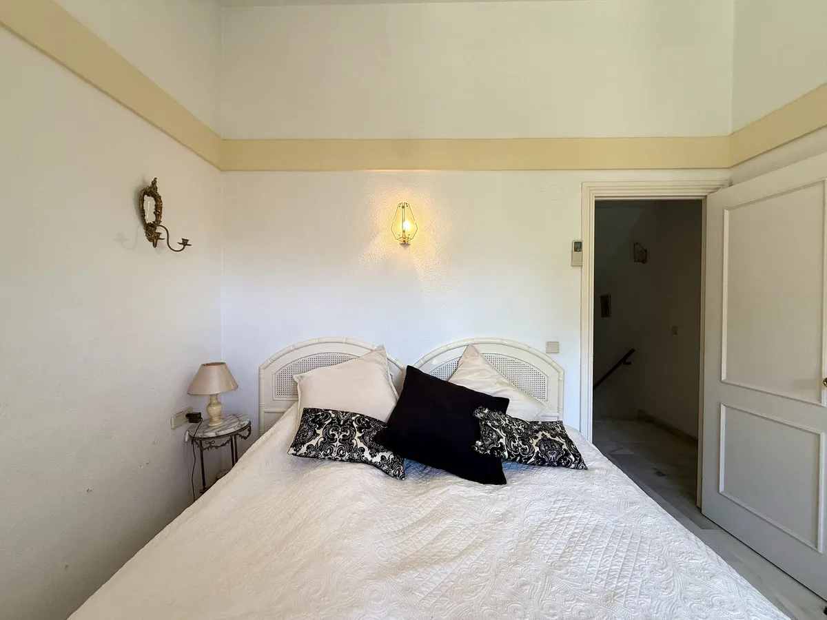 1d59200e-9692-42a2-8bf6-0b7e52c2c28f