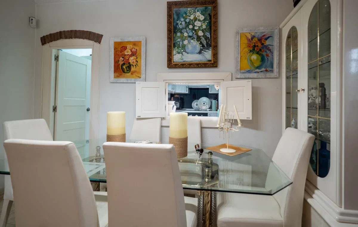 b125b1d6-c275-43dc-9dfb-cc3a864e7c8a