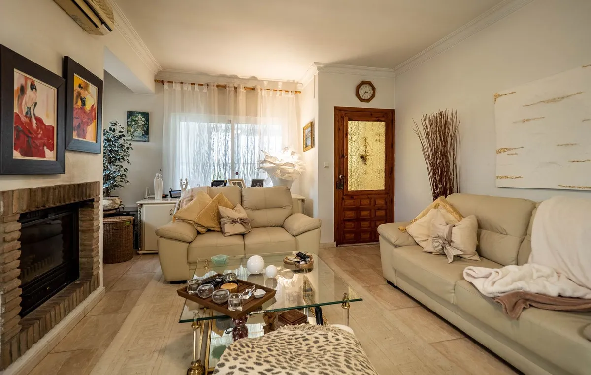 db06a087-fb2d-4c3c-b649-38160fc0e0e2