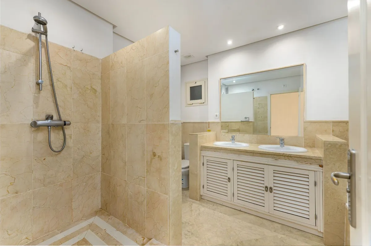 1f1a2077-16ff-4ef3-b9bf-730d850684a7