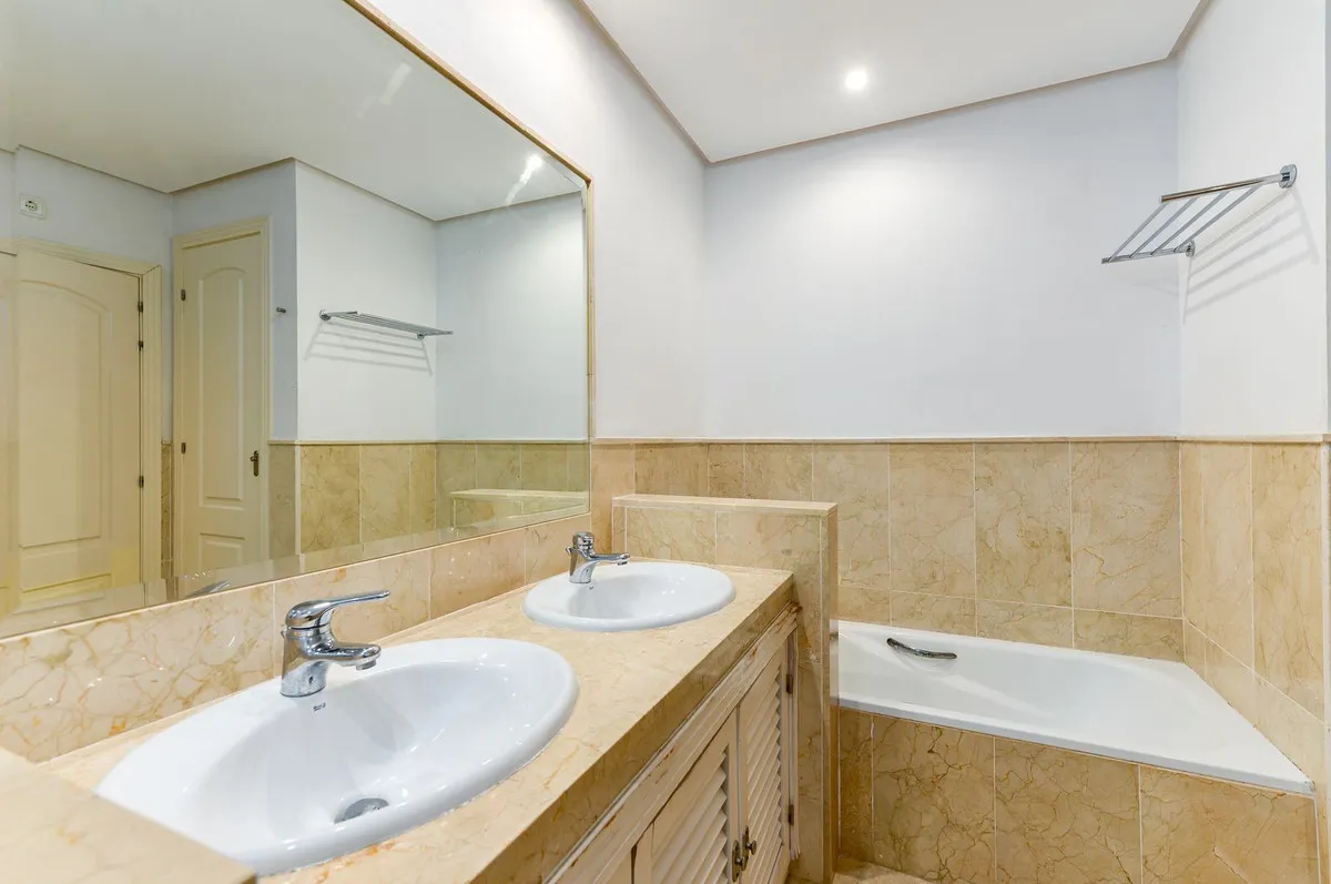 8767a5e3-dc81-40b5-aca7-77852c347ec7