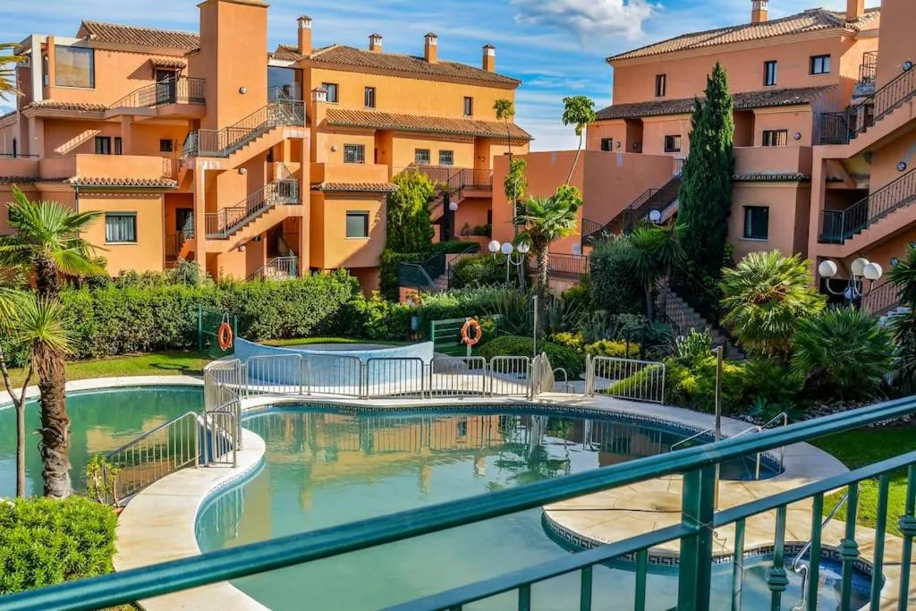 Luxurious Golf Course Penthouse with Panoramic Views