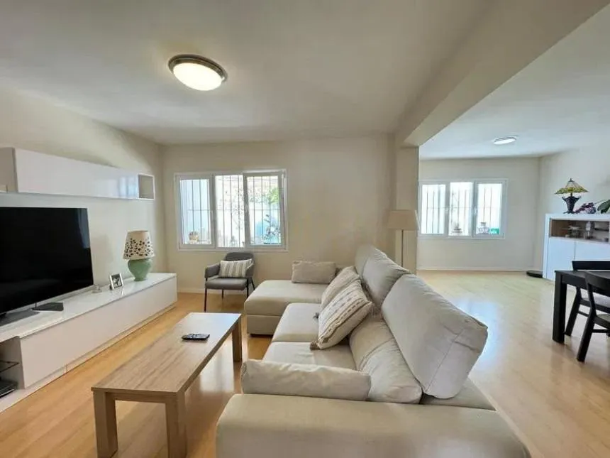 aab863b9-d82f-4fb9-b608-4e77b912e918