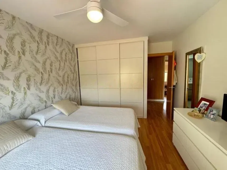 ba743444-91b6-4917-94aa-d563d642f9bb