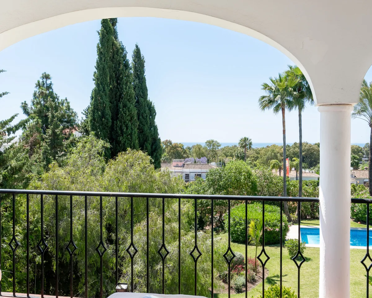 b06f8051-5859-4bbc-8319-5fda24c94335