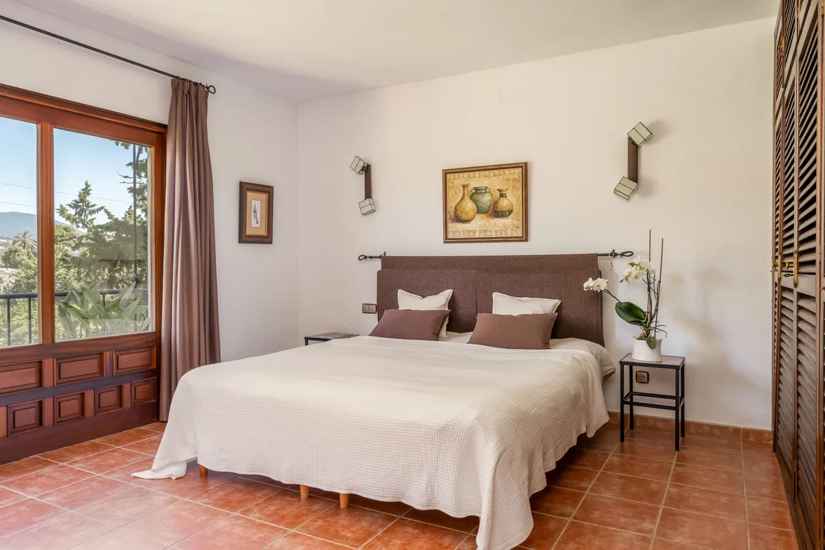 fc1361cb-da24-4df5-bfd3-8aa3d38f12f0