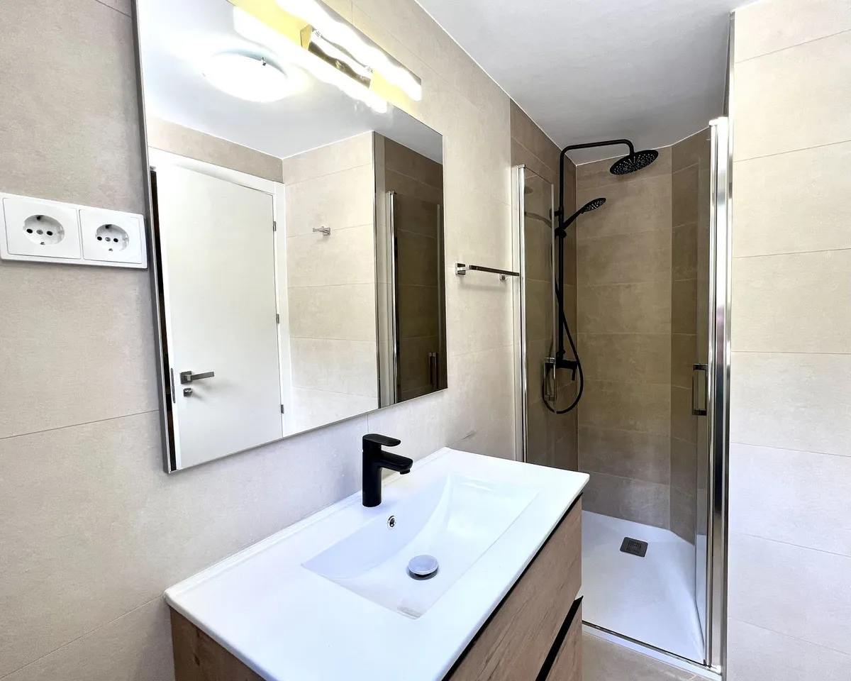 4005d7ad-89f3-4334-a200-dc50f863baf3