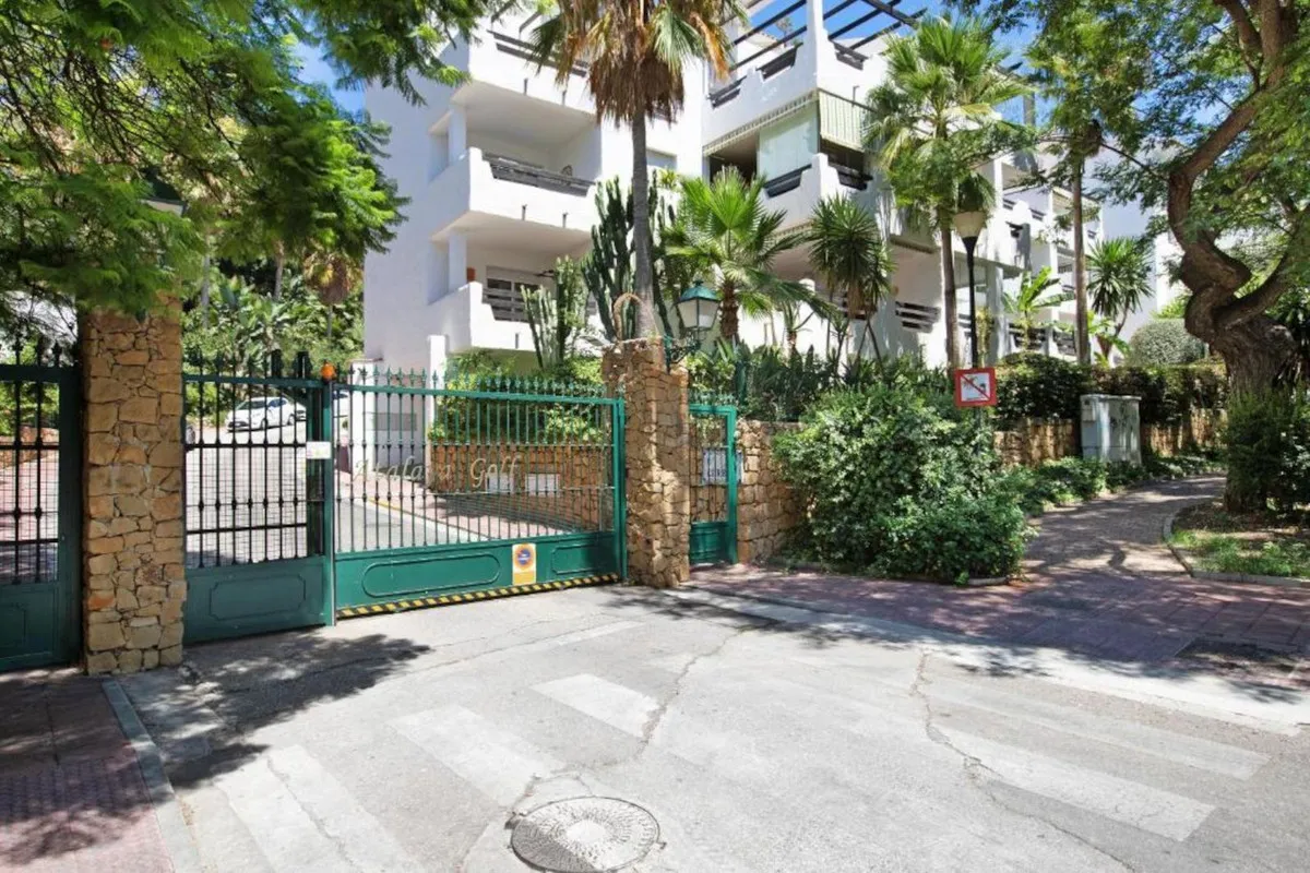 a8030757-a9db-40df-864a-ada8d2a4e637