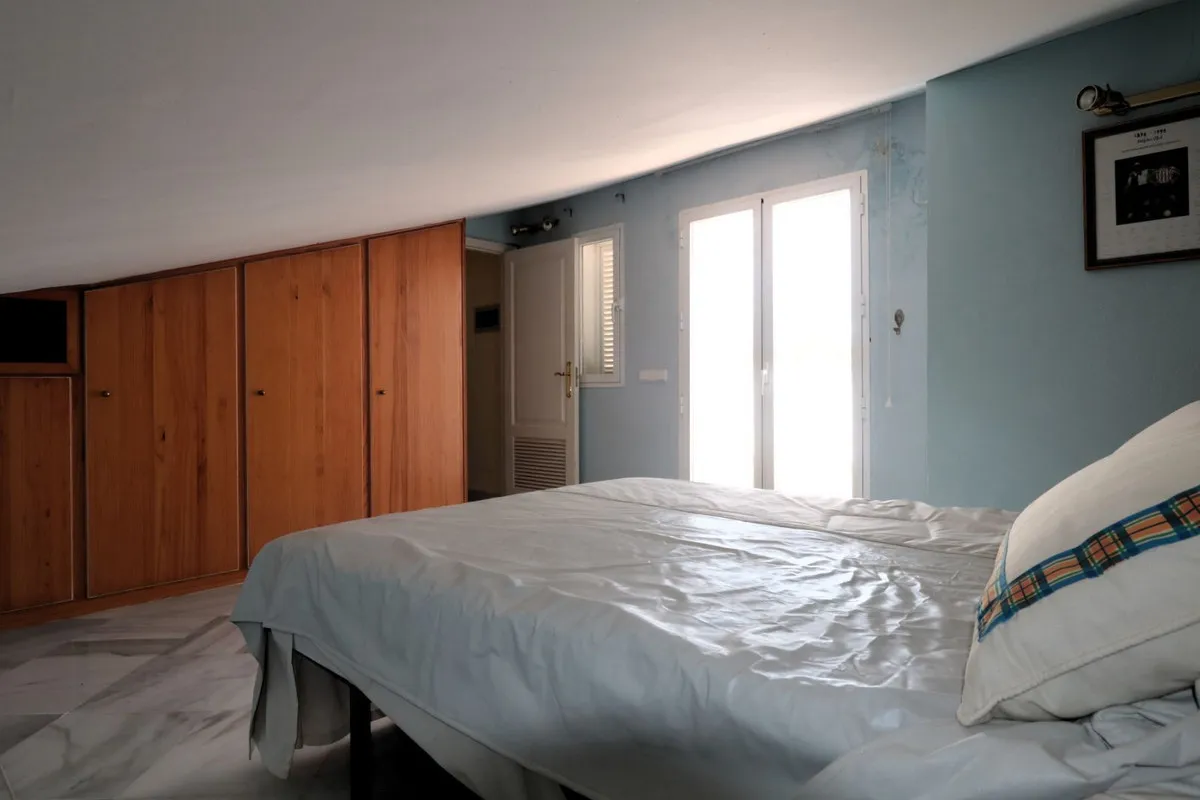 921bb854-cff1-4858-9a99-044c0012b456