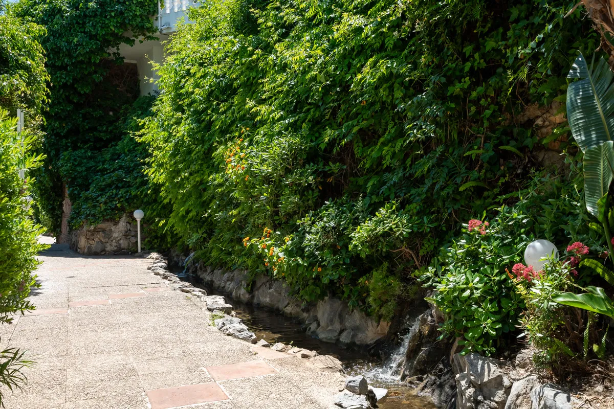 4298054f-18bc-4695-a8c5-ff075c175273