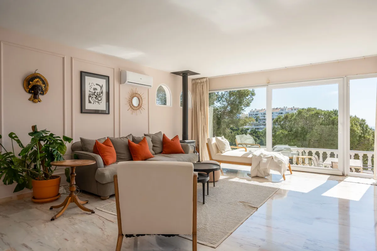 9908c2dc-1426-402c-9431-b70d58851fed