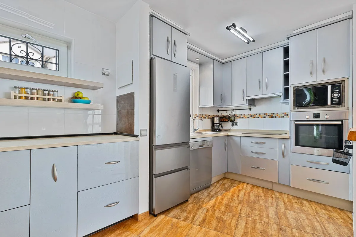 ed5a3801-72e1-4749-ac4f-3da48ab931c9