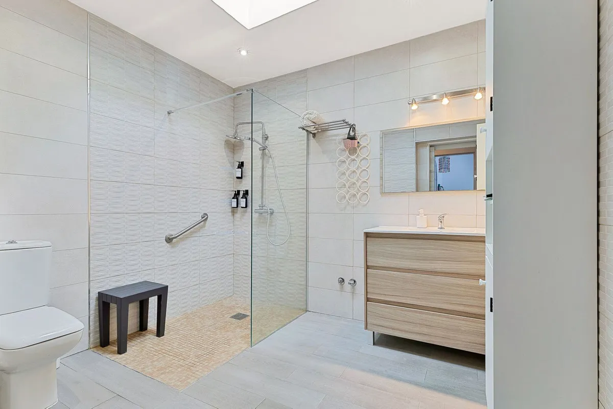 f92def5b-79d3-44e3-802f-fd8abde79af7