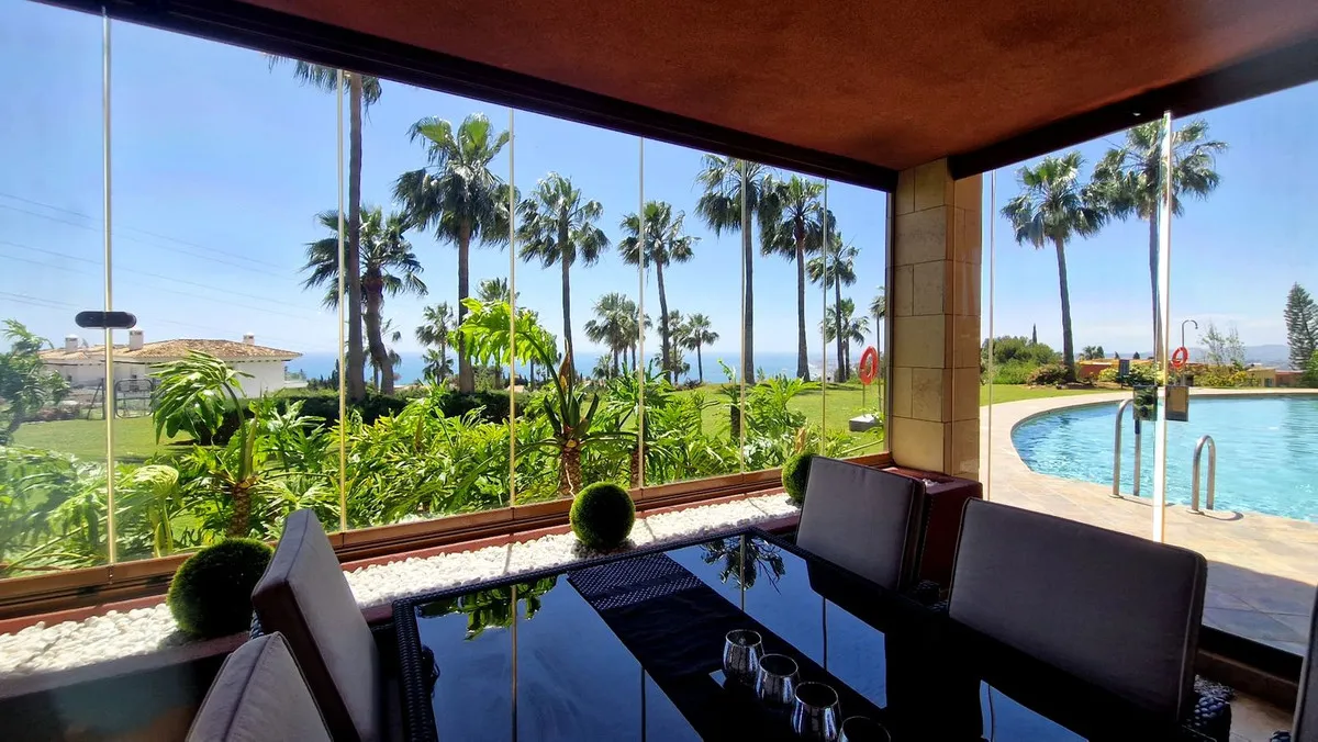 0f76cb94-11e8-451d-8e1f-c78be27e2941