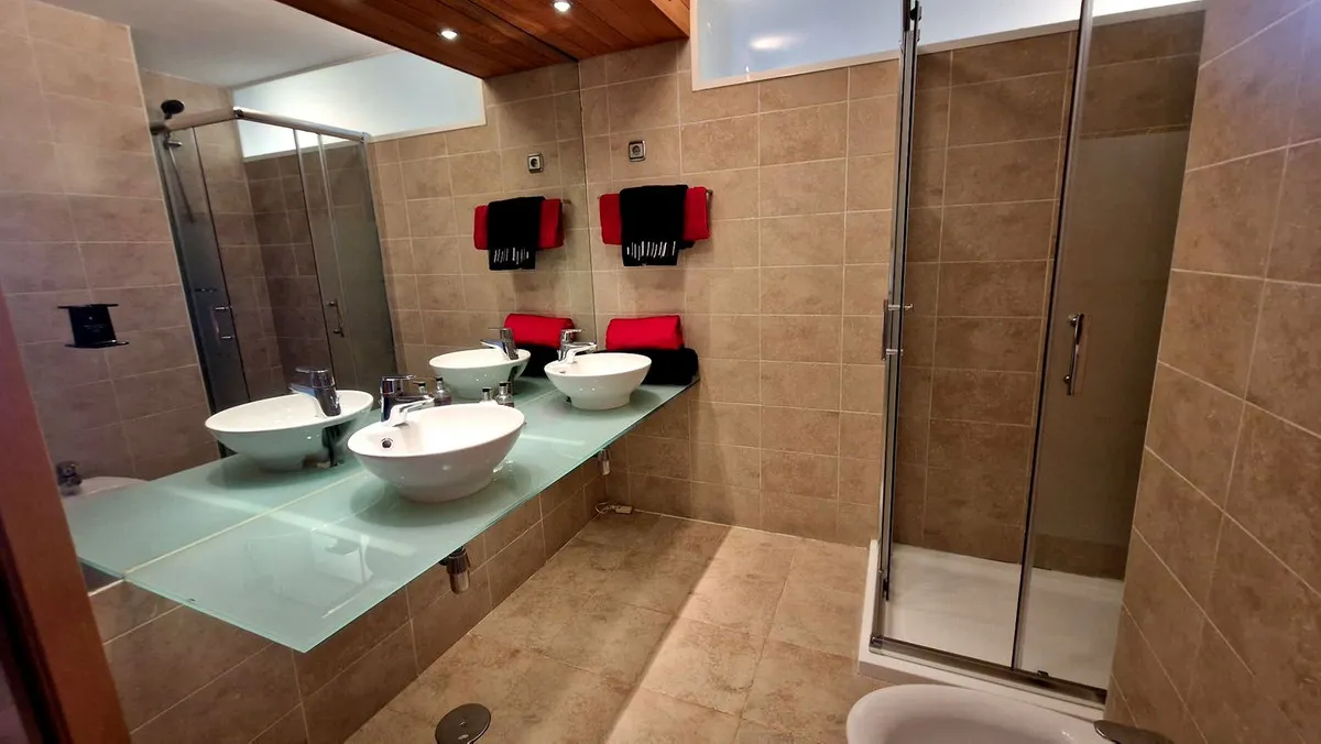 549f0b3a-573a-4d77-8189-cf8409d9165c